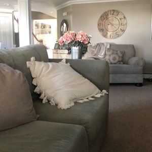 Meet your Posher, Alexis